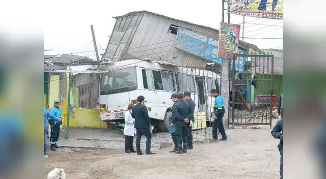 Policía informó que chofer realizaba servicio de transporte de personal a una empresa privada