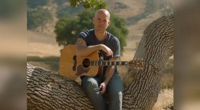 Compuso la letra de la canción oficial Compuso la letra de la canción oficial