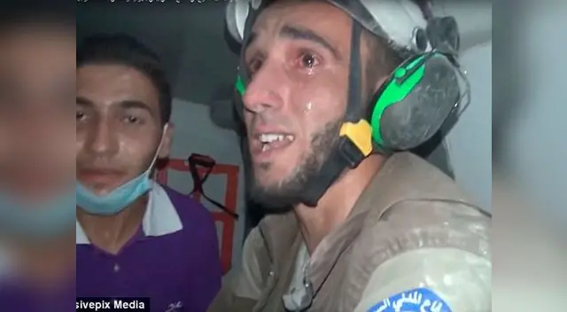 Sirio Abu Kifaf llora así tras rescatar a bebé entre los escombros Sirio Abu Kifaf llora así tras rescatar a bebé entre los escombros