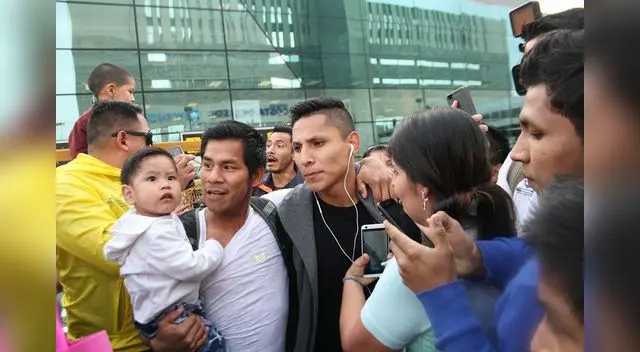 El individuo fue descubierto por los periodistas El individuo fue descubierto por los periodistas