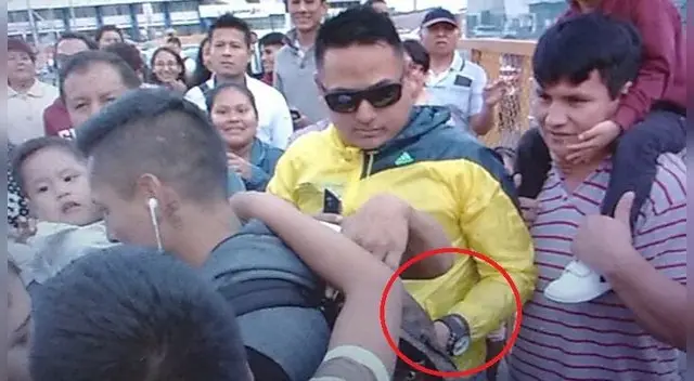 Instante en la que el sujeto trata de robarle a la 'Pulga' Instante en la que el sujeto trata de robarle a la 'Pulga'