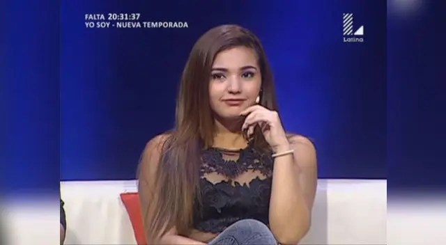 Paola se mantuvo pendiente de todo lo que hablaba su mamá
