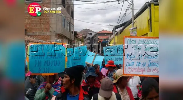 Comuneros reclaman aulas adecuadas para sus hijos en el Cusco Comuneros reclaman aulas adecuadas para sus hijos en el Cusco