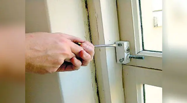 aprende de forma sencilla cómo sacar un tornillo.