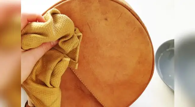 Al pasar el trapo hazlo con suavidad. 