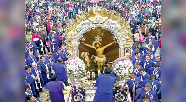 El anda del Señor de los Milagros