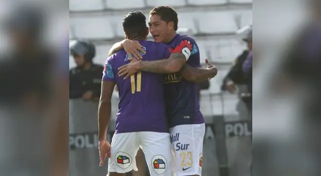 Ibáñez celebra el triunfo de Alianza Ibáñez celebra el triunfo de Alianza