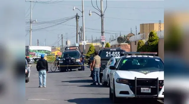 Policías en la escena del crimen