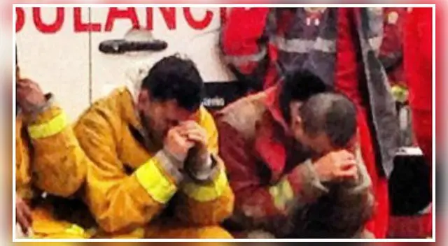 Foto viral de los bomberos genera solidaridad en las redes sociales