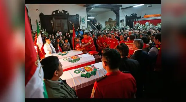 Bomberos son velados en la Compañía Roma 2 Bomberos son velados en la Compañía Roma 2