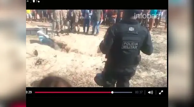 El perito llegó visiblemente ebrio a la escena del crimen.