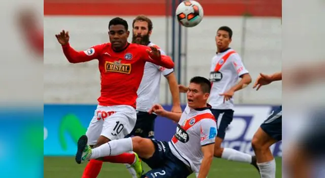 Lavandeira celebra su gol que aseguró los tres puntos para la franja
