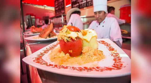 Podrás disfrutar el famosos rocoto relleno entre otros potajes de Arequipa