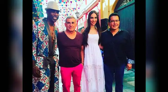 Luis Guadalupe junto a Nino Peñaloza, Natalie Vértiz y el gobernador Félix moreno.