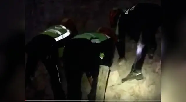 Impresionante rescate de un perro tras el terremoto en Italia. 