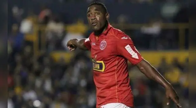 En vez de celebrar sus 100 goles con el Aurich muestra su fastidio con la dirigencia