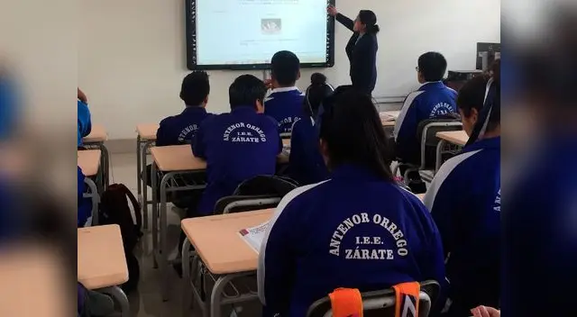 Pizarras digitales en aulas de clase Pizarras digitales en aulas de clase