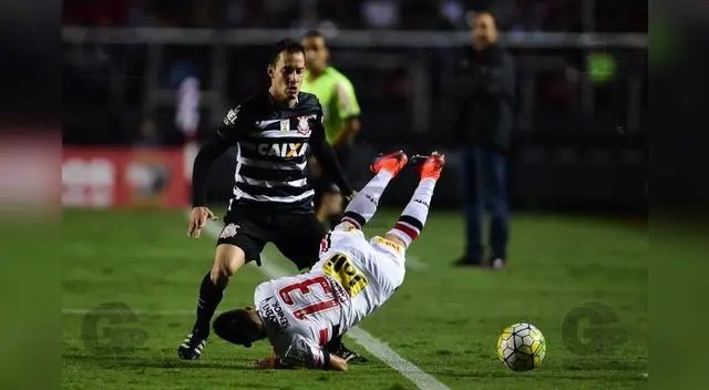 El peruano fue maltratado por los jugadores del Corinthians El peruano fue maltratado por los jugadores del Corinthians