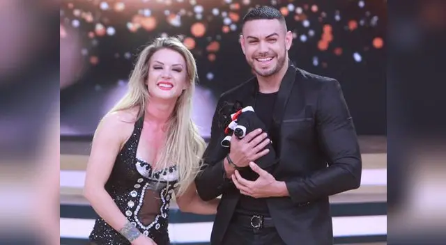 Coto Hernández le regaló nueva mascota a pocos días que animalito de rockera murió