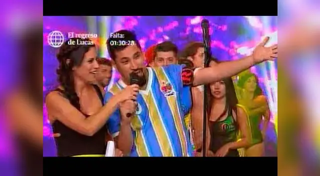 Un futbolista en el reality juvenil. Un futbolista en el reality juvenil.