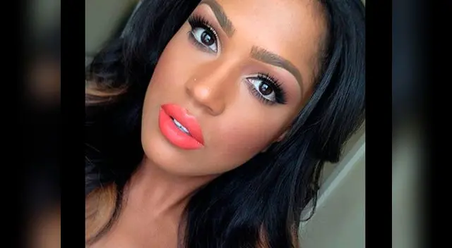 Labial anaranjado para pieles morena.