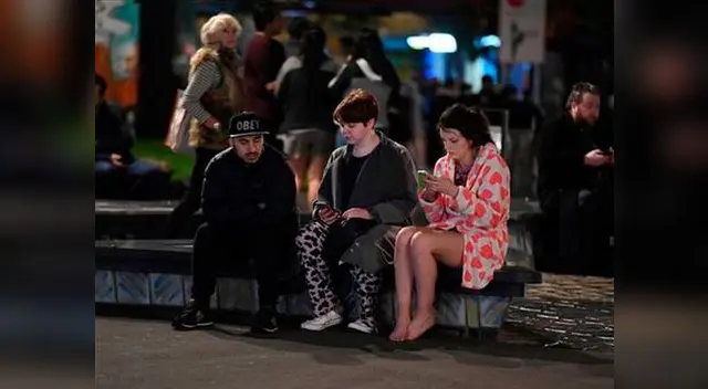 Las personas abandonaron sus casas a raíz de lo sucedido Las personas abandonaron sus casas a raíz de lo sucedido