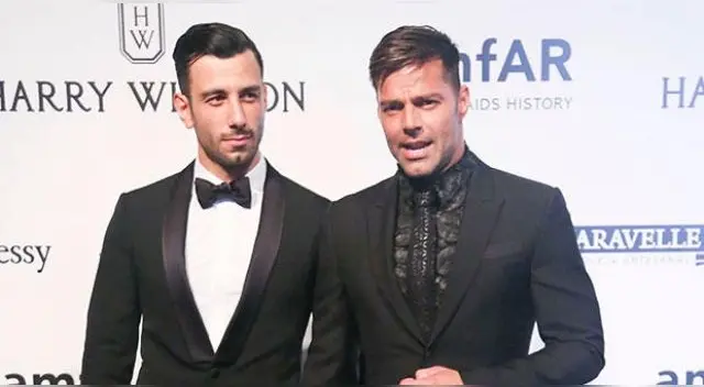 Parejita sigue levantando polvo y paja