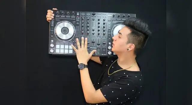 DJ Bryan Flow DJ Bryan Flow