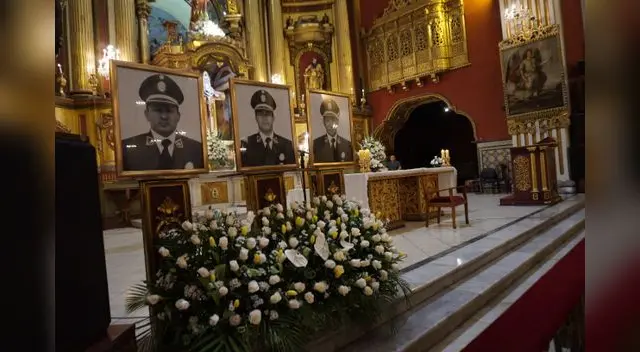 Celebraron misa de mes de bomberos héroes Celebraron misa de mes de bomberos héroes