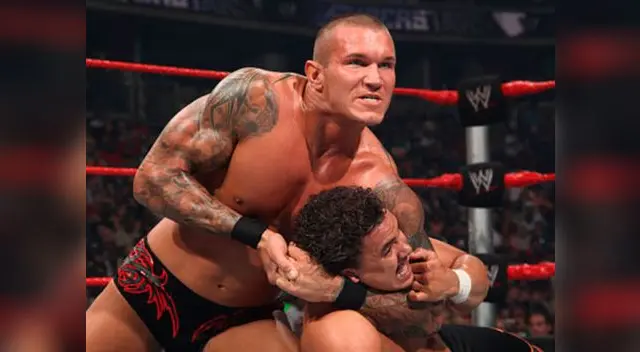 Luchador tuvo un tierno gesto con un pequeño del público Luchador tuvo un tierno gesto con un pequeño del público