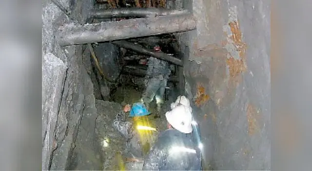 6 mineros mueren asfixiados