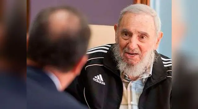 Con uno de sus buzos Con uno de sus buzos