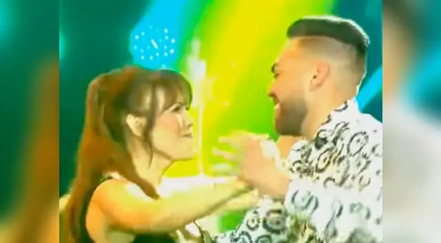 Magaly Medina hizo su debut en la pista de baile