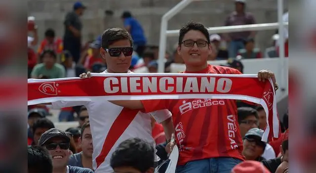 Ambiente de fiesta en el Garcilaso