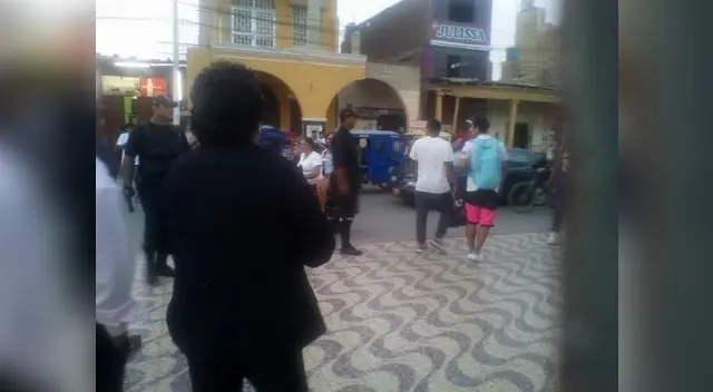 En las afueras del estadio Carlos Olivares hinchas del Serrato protagonizan desmanes En las afueras del estadio Carlos Olivares hinchas del Serrato protagonizan desmanes