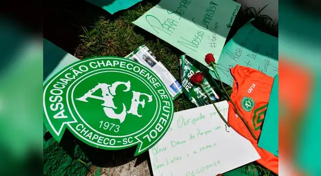 Duelo por tragedia aérea Duelo por tragedia aérea