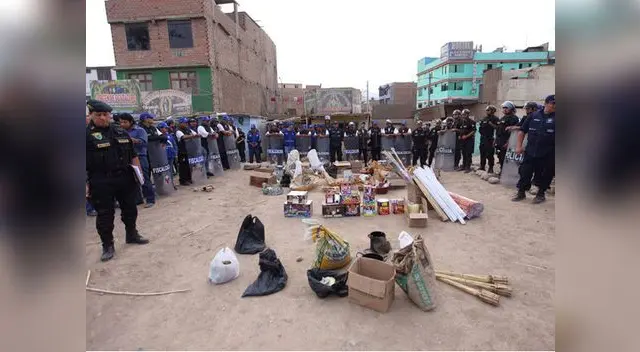 Incautan 40 kilos de pólvora en talleres clandestinos Incautan 40 kilos de pólvora en talleres clandestinos