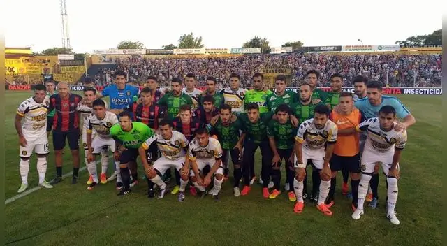 Los jugadores de San Lorenzo con la camiseta de Chapecoense
