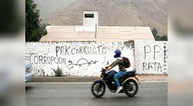 Pintas contra presidente PPK en la Carretera Central Pintas contra presidente PPK en la Carretera Central