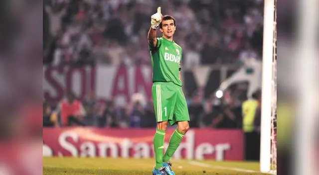 El uniforme que lucirá River es parecido al que usaba Barovero El uniforme que lucirá River es parecido al que usaba Barovero