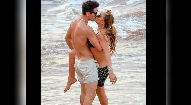 Disfrutando su romance