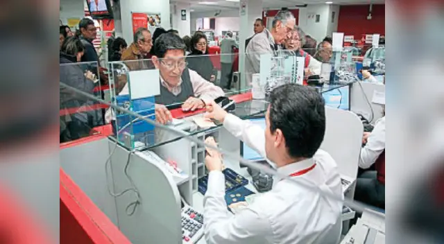 aconsejan también que pensionistas no acudan solos a entidades financieras aconsejan también que pensionistas no acudan solos a entidades financieras