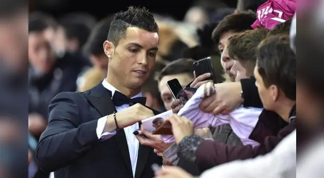 Cristiano saca ventaja hasta de su firma