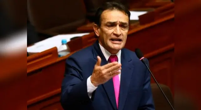 Héctor Becerril hizo papelón con denuncia que ya había sido presentada