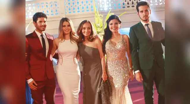 Estrella Torres se lució en alfombra roja previo al estreno de telenovela