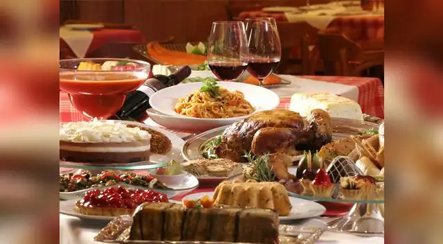 El jugo de pavo al horno contiene colesterol y grasas malas para el organismo.