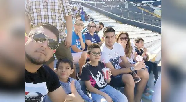 Carlos Zambrano disfrutando de la final de la Segunda División Carlos Zambrano disfrutando de la final de la Segunda División