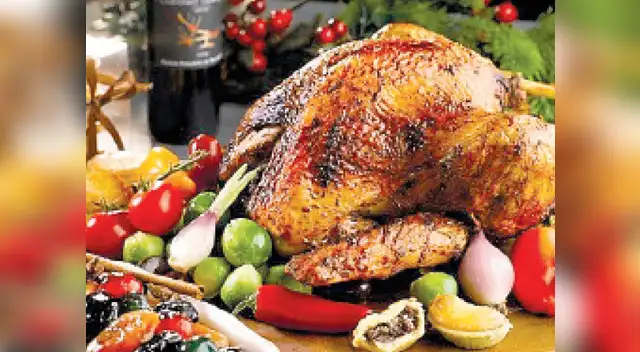 Evitar rellenar el pavo con embutidos, es mejor reemplazarlo con verduras Evitar rellenar el pavo con embutidos, es mejor reemplazarlo con verduras