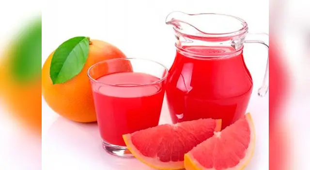 La toronja es muy bajo en calorías, posee vitamina C, vitamina A