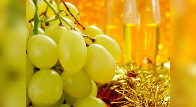 Te quedarás sorprendido en todo lo que te puede ayudar comer uvas